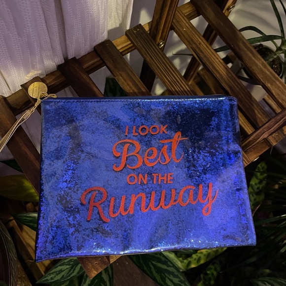 Flight 001 Glitter Travel Pouch-I Look Best on the Run… - Picture 3 of 7